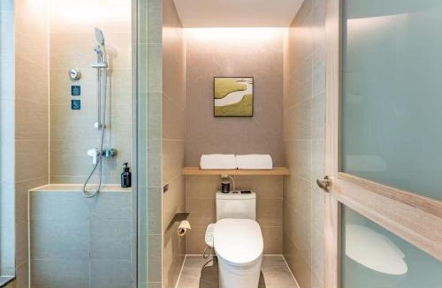Downtown Hangzhou Hotel | Hangzhou West Lake Hubin Yintai Atour Hotel