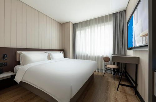 Chaoyang Hotel | Hanting Hotel Beijing Chaoyang Baliqiao Subway Station