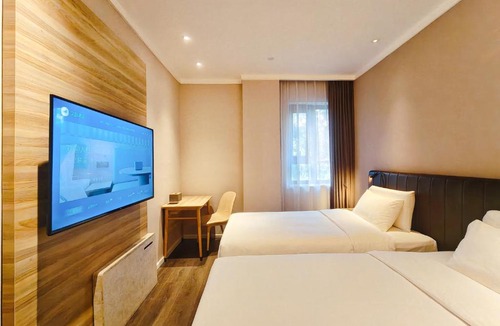 Xuanwu Hotel | Hanting Hotel Beijing West Railway Station Lize Business District