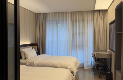 Haidian Hotel | Hanting Hotel Beijing Zhongguancun Haidian Huangzhuang Subway Station