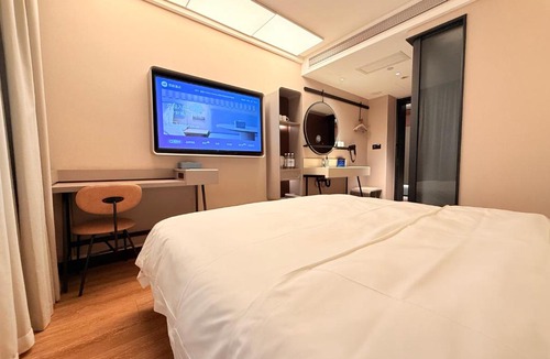 Haidian Hotel | Hanting Hotel Beijing Zhongguancun Haidian Huangzhuang Subway Station