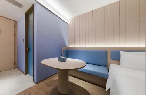 Zhabei Hotel | Hanting Hotel Shanghai Jing'an Sports Center Wenshui Road Subway Station