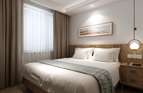 Wangfujing Shopping Area Hotel | Happy Dragon Saga Hotel with terrace - Free wifi with fluent English speaking Tourist ticket service Near Tian ' AnMen Forbidden City