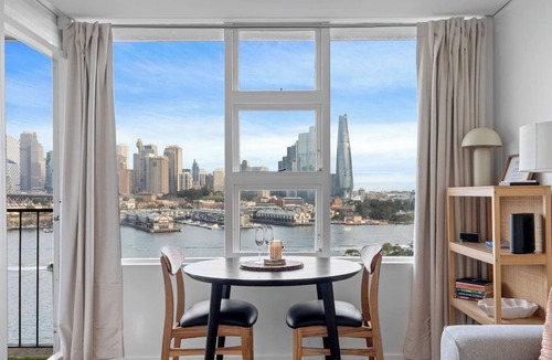 McMahons Point Apartment | Harbour Horizons Chic Studio Above Sydneys Icons