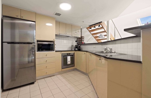 Woolloomooloo Apartment | Harbourside Haven on Finger Wharf