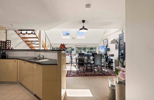 Woolloomooloo Apartment | Harbourside Haven on Finger Wharf