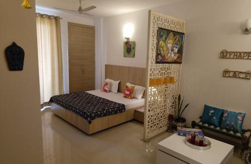 Vrindavan Apartment | Hari Priya house The Divine Homestay