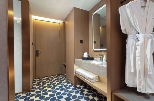 Fenghuang Hotel | Hawthorn By Wyndham Fenghuang Baiyue