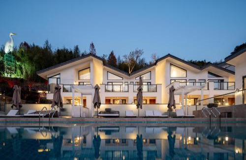 Jimiaowu Hotel | HeartLand Lodge MoGanShan