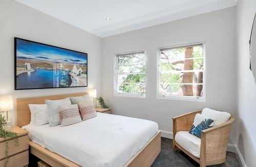 Kirribilli Apartment | Heatherbrae II - Stunning Harbour Bridge Views!