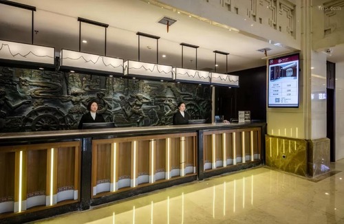 Yongding Hotel | Heaven's Gate Grand Hotel-Free Laundry-At the Gate of Tianmen Peak Cableway