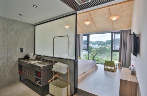 Yongding House | Heaven's Gate Home Stay -Free pick up service-Free laundry service-Panoramic view of Tianmen Mountain