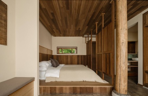 Dujiangyan Hotel | Hegu Mountain Retreat
