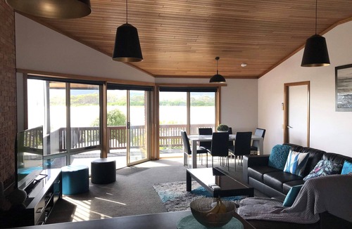 Hellyer Hotel | HELLYER SANDS - A Beachfront Beauty situated on Tasmania’s North West Coast