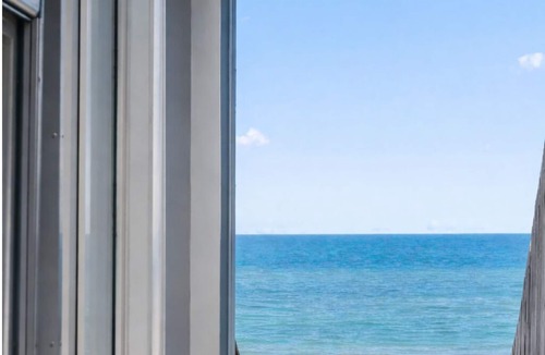 Henley Beach House | Henley Beachfront Home + Sauna, 150m From Square!