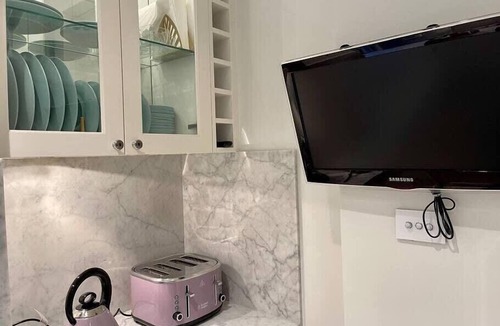 Double Bay Apartment | Henrietta's Gem - Close to cafes, shops and more