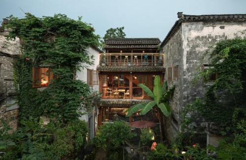Tunxi Hotel | Hidden Moisture and Return to Simplicity Homestay in Mount Huangshan