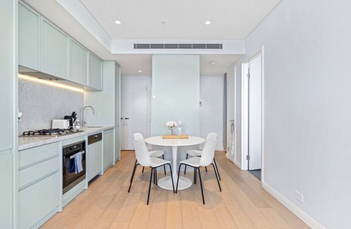Macquarie Park Apartment | High level urban retreat in Macquarie Park