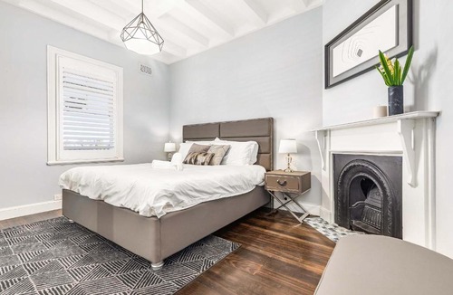 Millers Point Apartment | High Street 14 Self-Catering