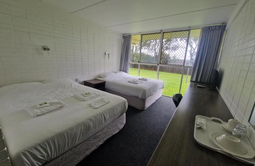 Goonellabah Hotel | Hilltop Hotel