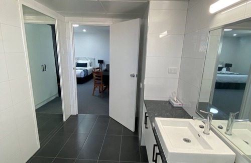 Broken Hill Hotel | Hilltop Motel