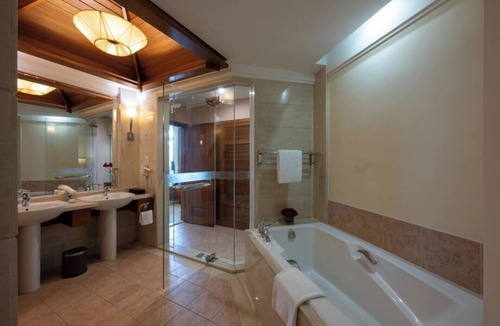 Dongguan City Center Hotel | Hillview Golf Hotel