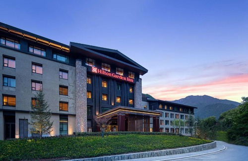 Jiuzhaigou Hotel | Hilton Garden Inn Jiuzhaigou