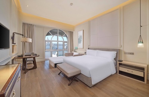 Jinzhou District Resort | Hilton Dalian Golden Pebble Beach Resort
