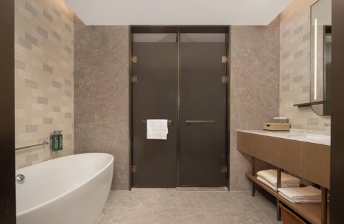 Xiaguan Hotel | Hilton Garden Inn Dali Erhai Park