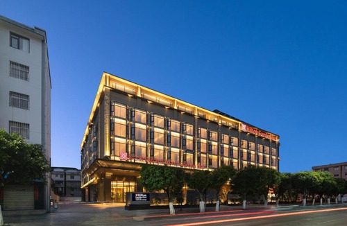 Xiaguan Hotel | Hilton Garden Inn Dali Erhai Park