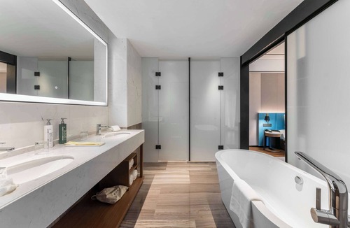 Wuxing Hotel | Hilton Garden Inn Huzhou High-Speed Railway Station