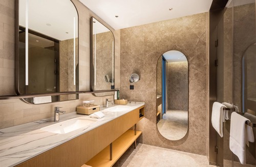 Lixia District Hotel | Hilton Garden Inn Jinan Olympic Sports Center