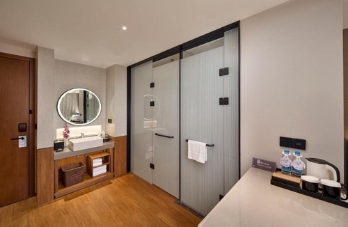 Linghe District Hotel | Hilton Garden Inn Jinzhou Central Street