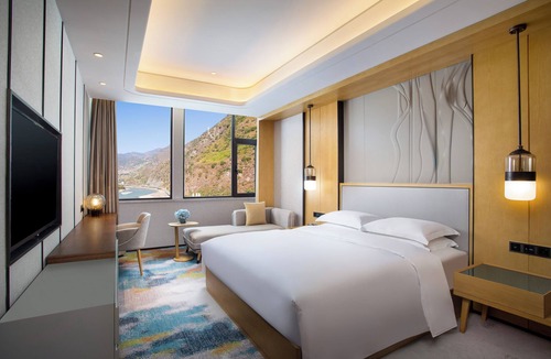 Lushui County Hotel | Hilton Garden Inn Nujiang