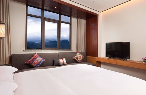 Deqen Hotel | Hilton Garden Inn Shangri-La