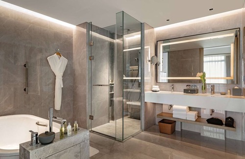 Shajing Hotel | Hilton Garden Inn Shenzhen World Exhibition & Convention Center