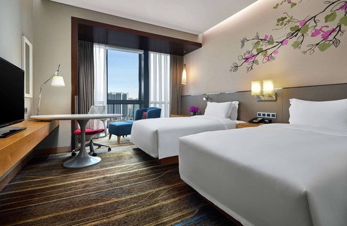 Shajing Hotel | Hilton Garden Inn Shenzhen Bao'an