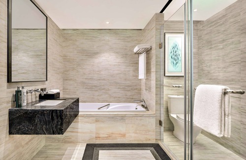 Jiang Han Hotel | Hilton Garden Inn Wuhan Hankou