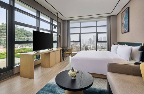 Xiangzhou District Hotel | Hilton Garden Inn Zhuhai Jinan University