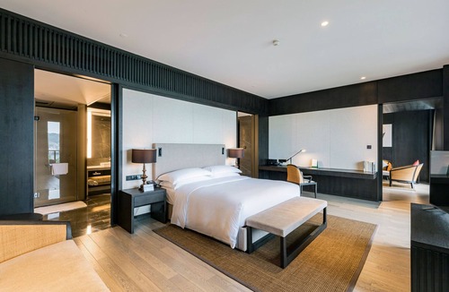Yinzhou Resort | Hilton Ningbo Dongqian Lake