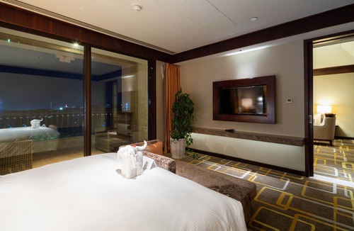 Huangdao Hotel | Hilton Qingdao Golden Beach
