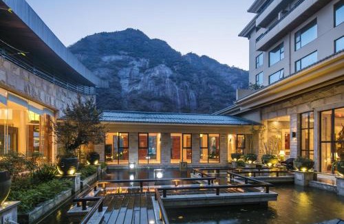 Baxiandong Resort | Hilton Sanqingshan Resort