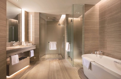 He Ping Hotel | Hilton Shenyang