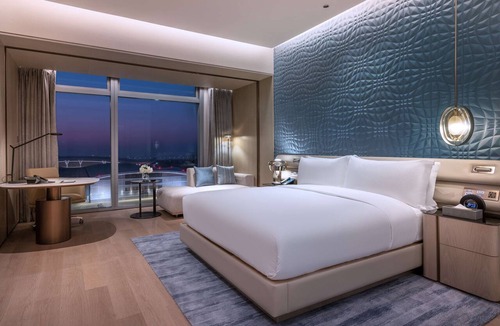 Shajing Hotel | Hilton Shenzhen World Exhibition & Convention Center