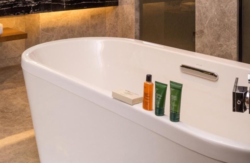 Urumqi Resort | Hilton Urumqi