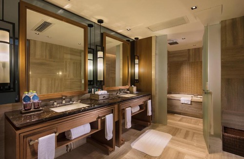 Hongshan Hotel | Hilton Wuhan Optics Valley