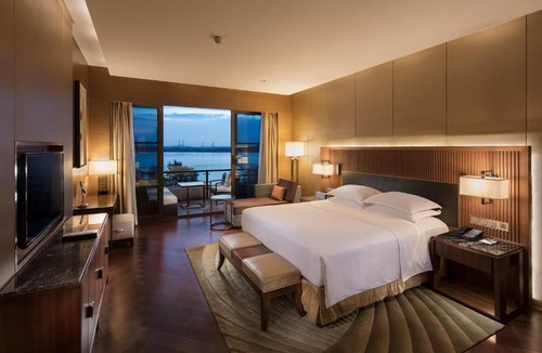 Hongshan Hotel | Hilton Wuhan Optics Valley