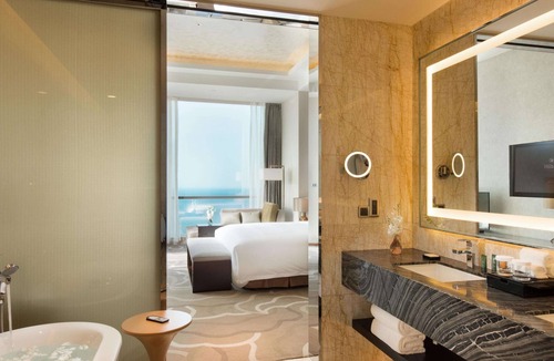Fushan Hotel | Hilton Yantai Golden Coast
