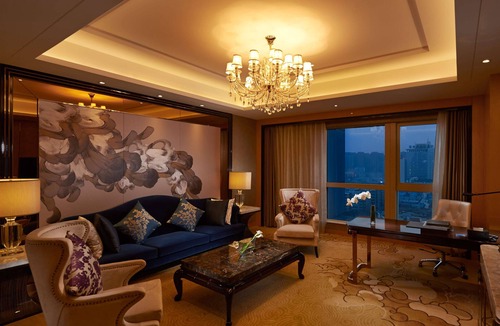 Huayuan Road Area Hotel | Hilton Zhengzhou