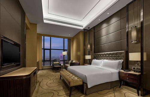 Shiqi District Hotel | Hilton Zhongshan Downtown